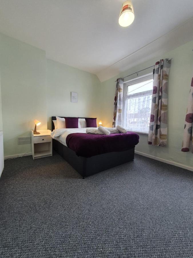 2 Bed House, Contractors & Holiday Guests Welcomed Dowlais エクステリア 写真