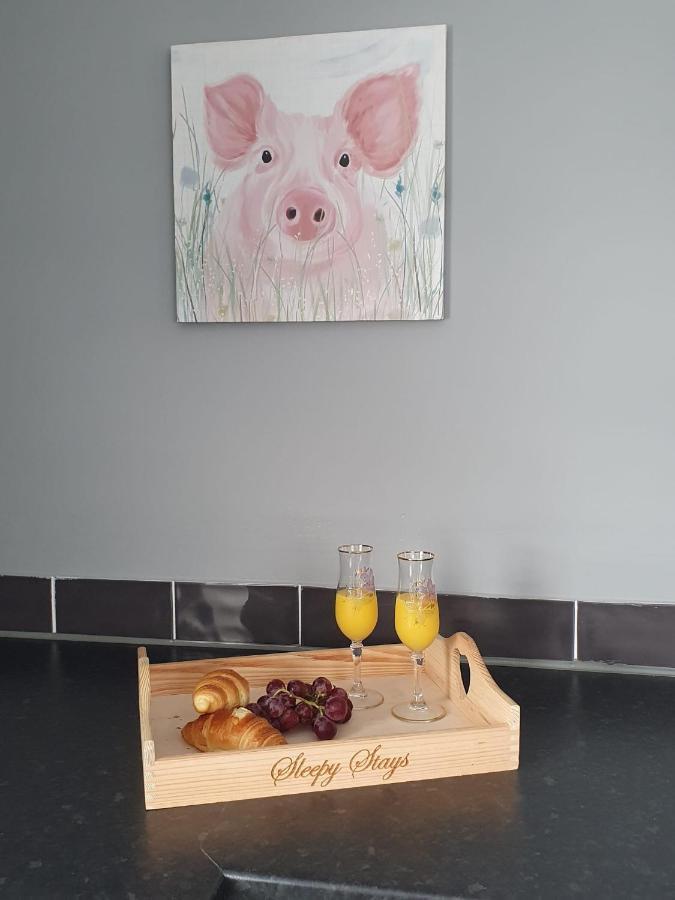2 Bed House, Contractors & Holiday Guests Welcomed Dowlais エクステリア 写真