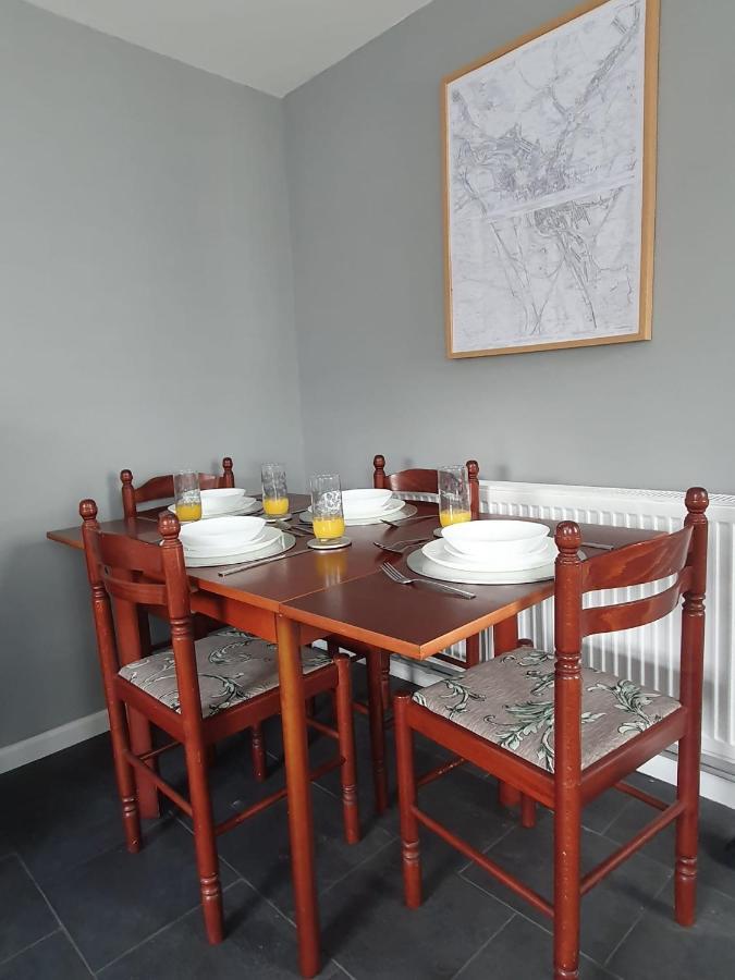 2 Bed House, Contractors & Holiday Guests Welcomed Dowlais エクステリア 写真